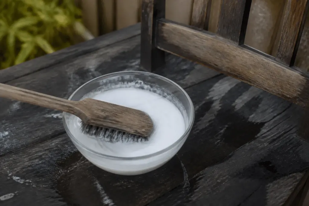 Pate bicarbonate soude brosse bois noirci tache